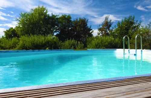 Louroux-de-Bouble Cottage | Spacious Forest Retreat with Heated Pool, Near Activities and Dining