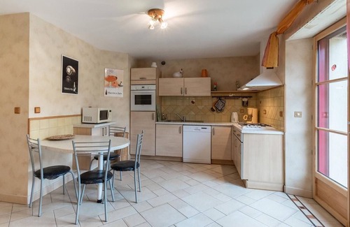 Dampierre-sur-Linotte Cottage | Spacious house near Vesoul with fireplace, ideal for families