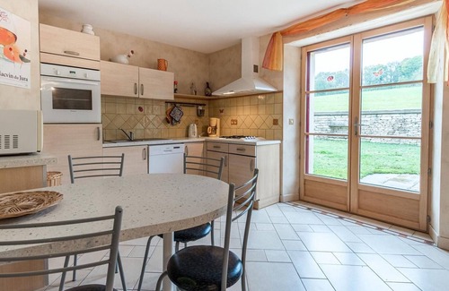 Dampierre-sur-Linotte Cottage | Spacious house near Vesoul with fireplace, ideal for families