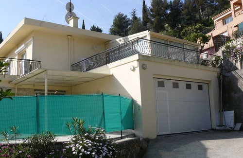 Roquebrune-Cap-Martin Apartment | Spacious T3 in quiet villa between sea and hills, terraces and garden