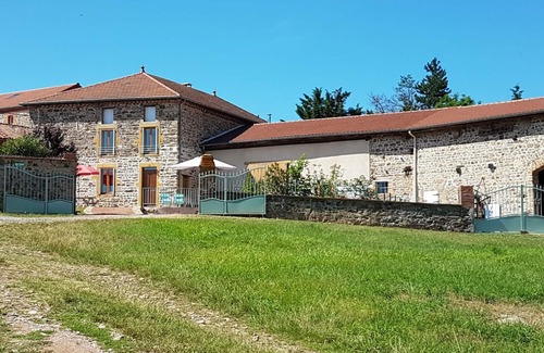 Saint-Paul-de-Vezelin Cottage | Spacious cottage with fireplace and WiFi - Pets allowed