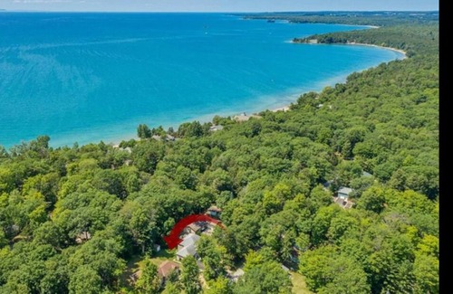 Balm Beach House | Spacious, fully equipped home in beautiful Georgian Bay