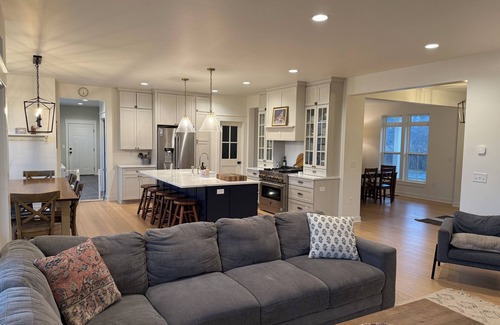 Mount Pleasant House | Spacious & Fun 5-bedroom Family Retreat In Welcoming Mount Pleasant