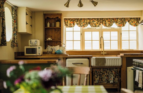Chard House | Spacious cottage perfect for countryside escape and exploring the Jurassic coast