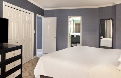 West End Hotel | Spacious Good-Value Accommodation! Close to The Wharf Complex