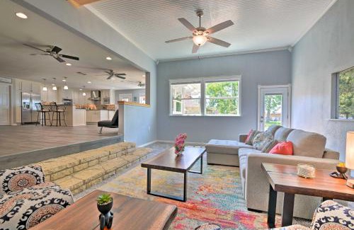 Granbury House | Spacious Granbury Home with Lakefront Outdoor Oasis!