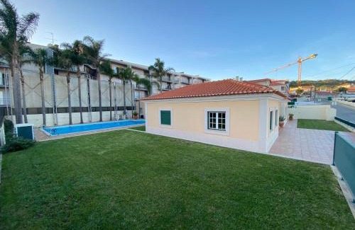 Sao Martinho do Porto Villa | Spacious ground-floor villa with private & heated pool
