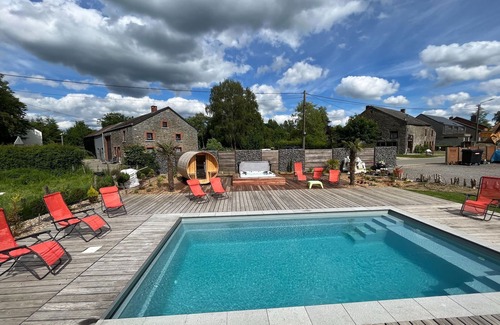 Beausaint House | Spacious Holiday Home La Roche-en-Ardenne withPool