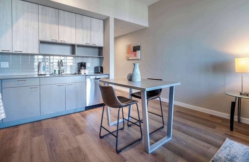 Stamford Apartment | Spacious Harbor Apt with Balcony, Gym and Pool