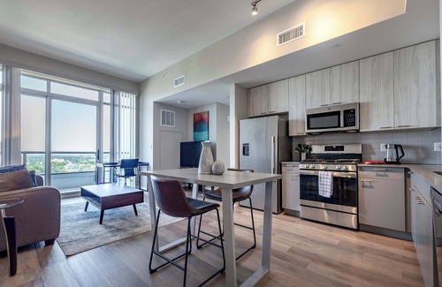 Stamford Apartment | Spacious Harbor Apt with Balcony, Gym and Pool