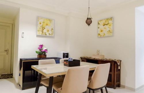 Suko Manunggal Apartment | Spacious High Floor 2BR at Taman Beverly Apartment By Travelio