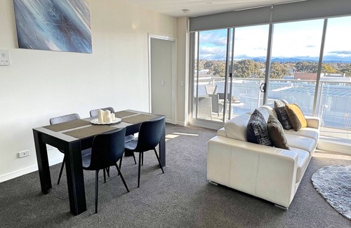 Phillip Apartment | Spacious & High in the Sky - 1bd 1bth Apt