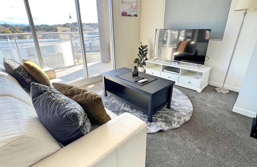 Phillip Apartment | Spacious & High in the Sky - 1bd 1bth Apt