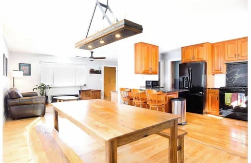 Fayetteville House | Spacious Hillside Oasis in DT Fayetteville ★ NRG