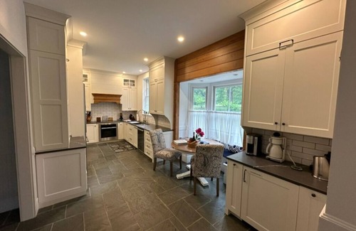 Portland House | Spacious Historic Home on Diamond Cove