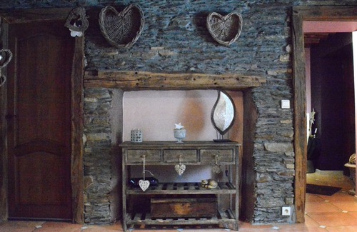 Champlon House | Spacious holiday home in Champlon with garden