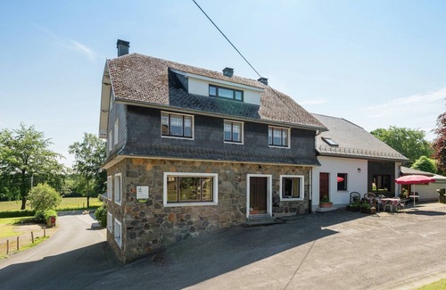 Amel House | Spacious holiday home with large garden