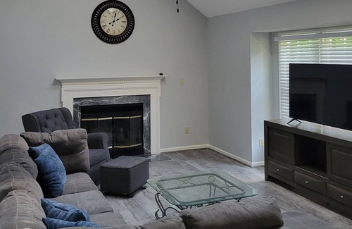 Apex House | Spacious Home! 8 min to WakeMed Cary & Strip Mall