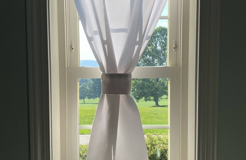 Russell House | Spacious home a short walk from our Restaurant & Golf Course. Beautiful views!