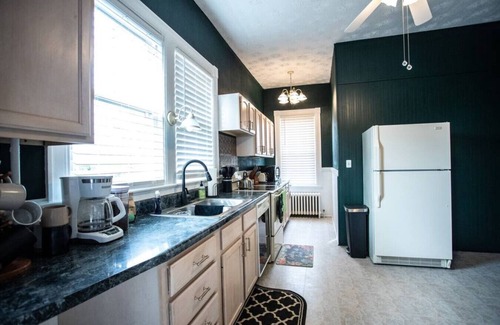Luray House | Spacious Home Downtown - Walk to Parks & Shops