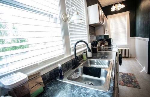 Luray House | Spacious Home Downtown - Walk to Parks & Shops