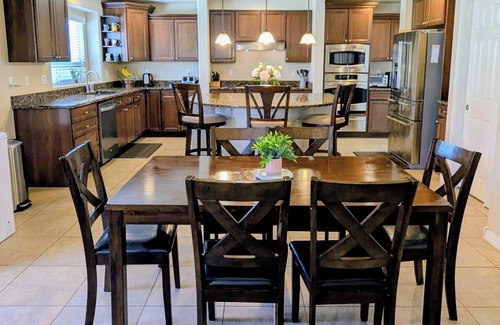 Rio Rancho House | Spacious Home for Balloon Fiesta. Trailer parking.