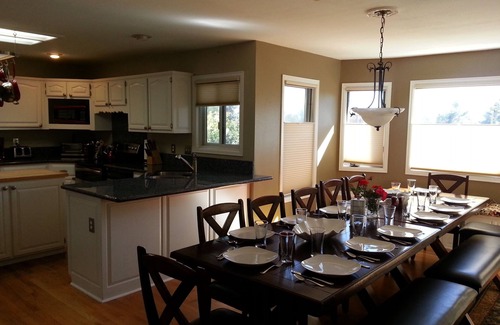 Gleneagle House | Spacious Home in Quiet Area - Minutes to Attractions, Music, Restaurants & USAFA