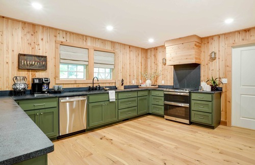 Beaver Shores House | Spacious Home on Beaver Lake w/Deck & Fire Pit!