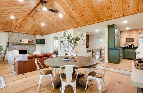 Beaver Shores House | Spacious Home on Beaver Lake w/Deck & Fire Pit!