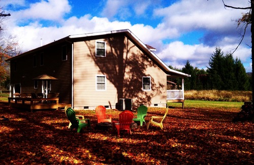 Davis House | Spacious Home- Secluded in the Heart of Canaan Valley! Sleeps 2- 14