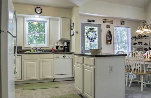 Callicoon House | Spacious Home w/Deck, Grill & Delaware River View