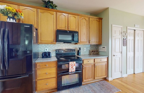 Sykesville House | Spacious home w/enclosed yard & playground