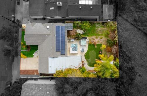 Linda Vista House | Spacious Home with 7 Beds minutes from Mission Bay