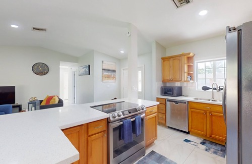 Lauderhill House | Spacious home with enclosed yard , fire pit and playground