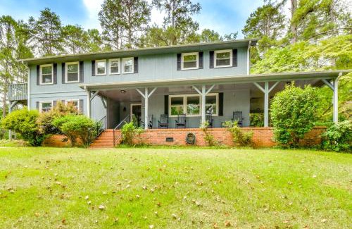 Central House | Spacious Home with Porch, 4 Mi to Downtown Clemson!