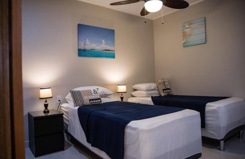 Willemstad Bed & Breakfast | Spacious hotel in fabulous Willemstad with AC