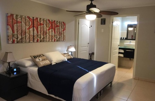 Willemstad Bed & Breakfast | Spacious hotel in fabulous Willemstad with AC