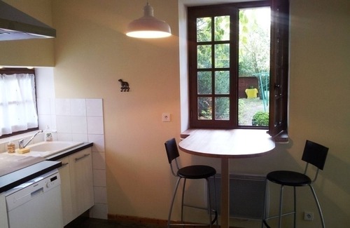 Bressolles Cottage | Spacious house with fireplace and garden in Bressolles