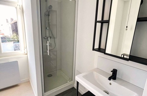Anzin House | Spacious House 12 Pers And 4 Bathrooms, All-comfort