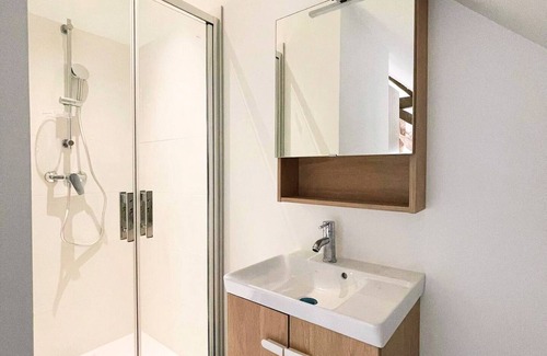 Anzin House | Spacious House 12 Pers And 4 Bathrooms, All-comfort