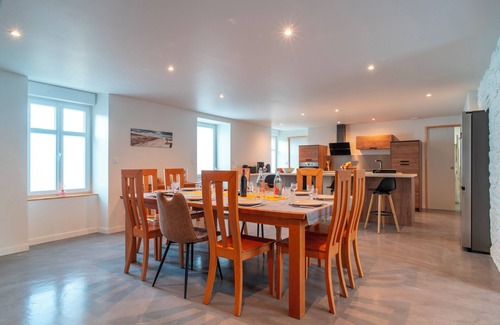 Rosporden House | Spacious house 20 min from the sea outdoor space & near GR34 for family