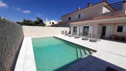 Sao Simao House | Spacious house in Aldeia dos Pinheiros with pool