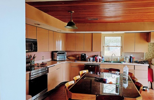 Quonochontaug House | Spacious house on saltwater pond in Charlestown,RI.