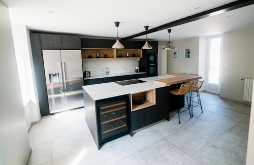 Grosville Cottage | Spacious house with indoor pool and garden, near the sea