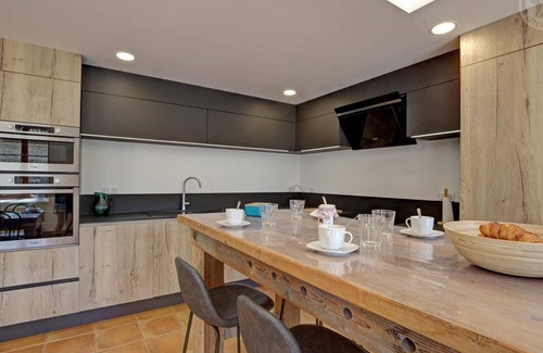 Cezay Cottage | Spacious house with pool, spa and sauna in Cezay