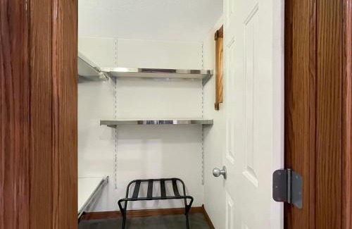 Des Moines Apartment | Spacious Jacuzzi Loft & Free Parking Near Icubs