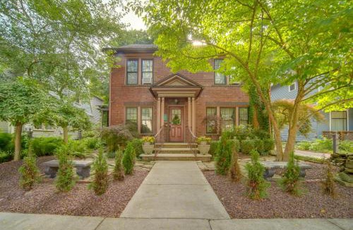 Jamestown House | Spacious Jamestown Home Near Natl Comedy Center!