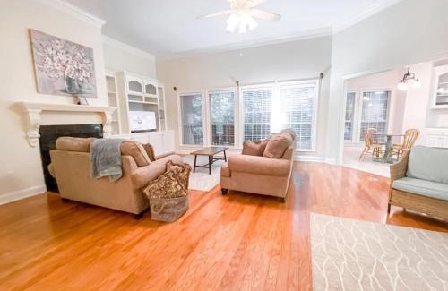 Hattiesburg House | Spacious King Suite Mid Town Home With Serene Patio