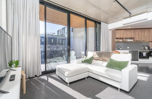 Kingston Apartment | Spacious Kingston Foreshore 1BR Apt - Hosted by Canstay