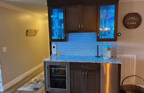 La Follette Condo | Spacious Lakefront Condo with Private Deck and Direct access to the Lake